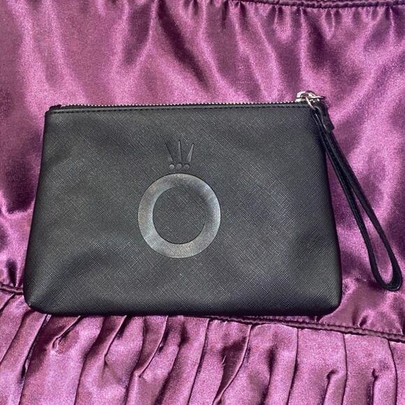 Pandora Black Wristlet Purse NWOT Cosmetic Bag Makeup Bag Embossed Logo Small - Picture 1 of 10